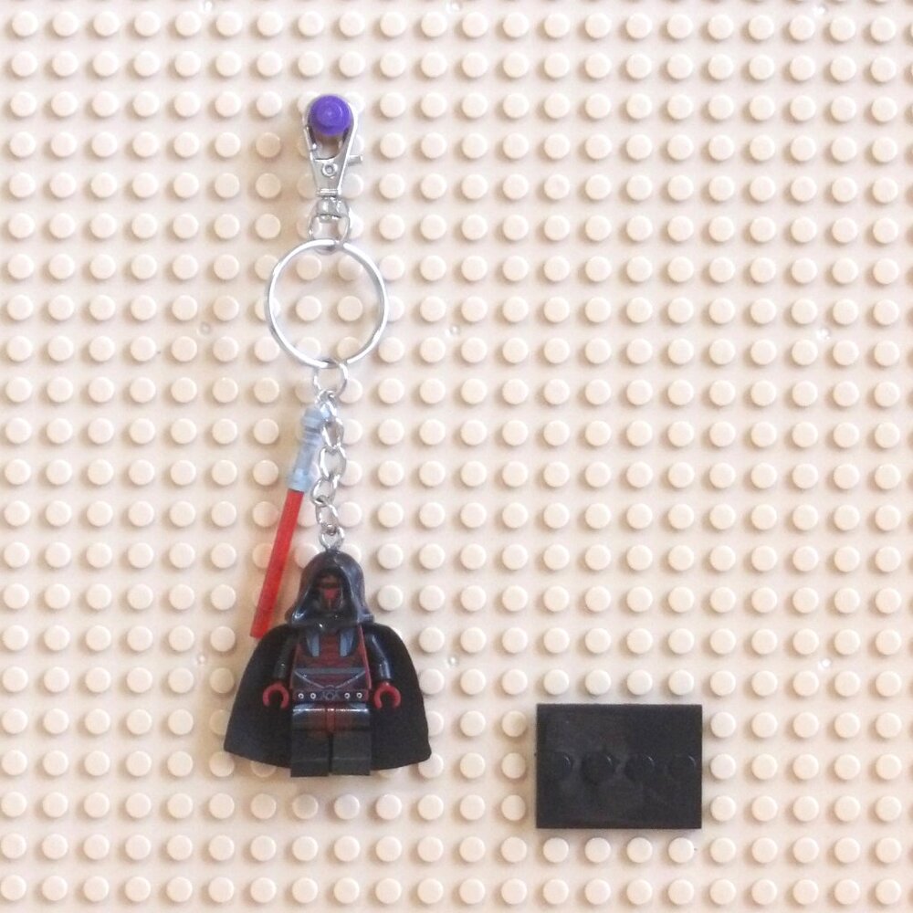 Minifigure Keychain - Star Wars Custom Darth Revan Lightsaber Charm Stand SWTOR - Picture 2 of 6